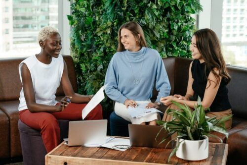 What Employees Are Looking For In A Hybrid World