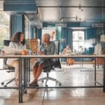 5 Advantages Of Using A Hot Desk