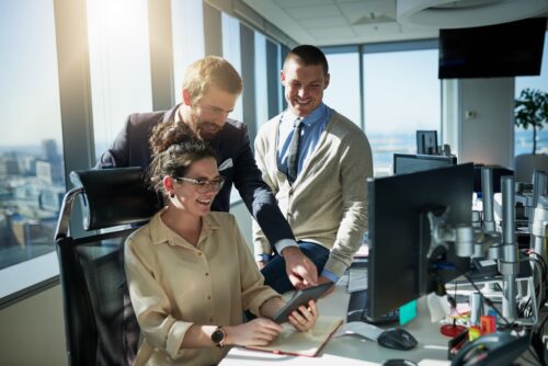 How Desk Booking Systems Empower IT Managers